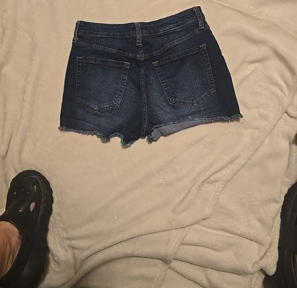 No Boundaries Indigo Rolled & Frayed Denim Shorts